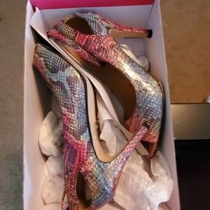 Snakeskin heel